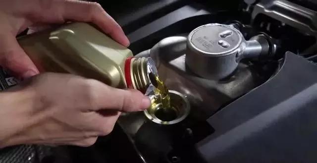 你的车适合用什么方式换变速箱油,轿车机油壳牌美孚嘉实多哪个好