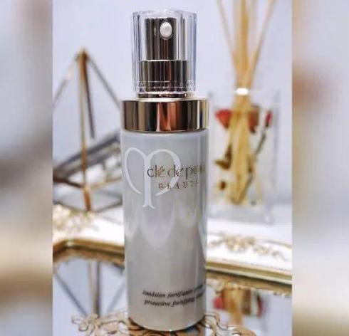 亮白抗皱保湿乳液,提亮肤色深层补水保湿乳液