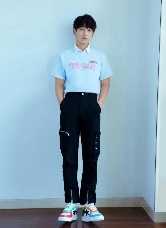 彭昱畅瘦了颜值巅峰照片,天真之美彭昱畅