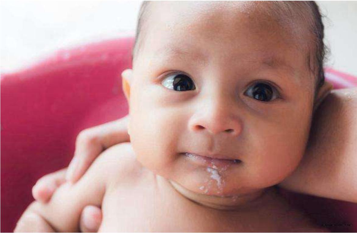 宝宝溢奶的原因及解决办法,宝宝溢奶怎么预防和处理