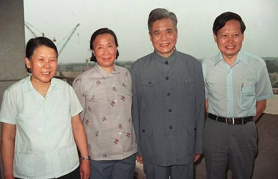 世界杰出青年科学家奖杨振宁,锵锵三人行杨振宁先生的家国情怀