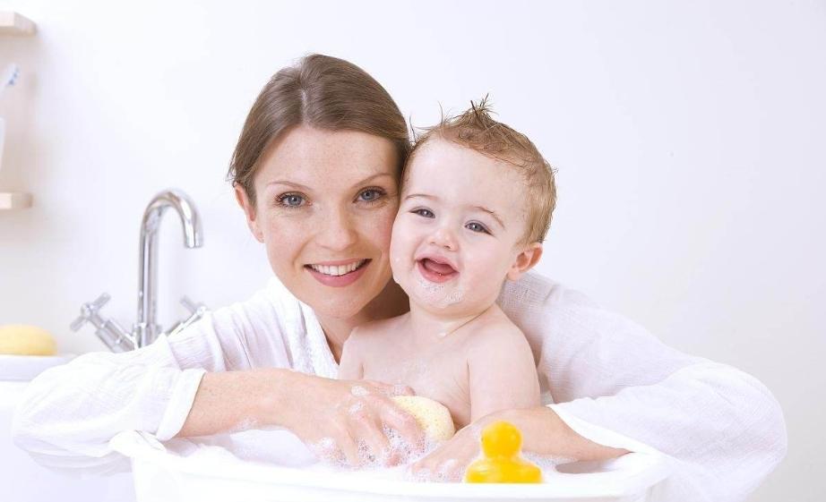 宝宝手被叮成“猪蹄”,很可能是你没注意这些,张歆艺防蚊有妙招