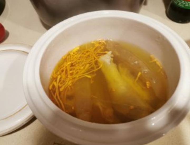 当归黄芪乌鸡补气血养生汤,当归党参黄芪花胶乌鸡汤做法