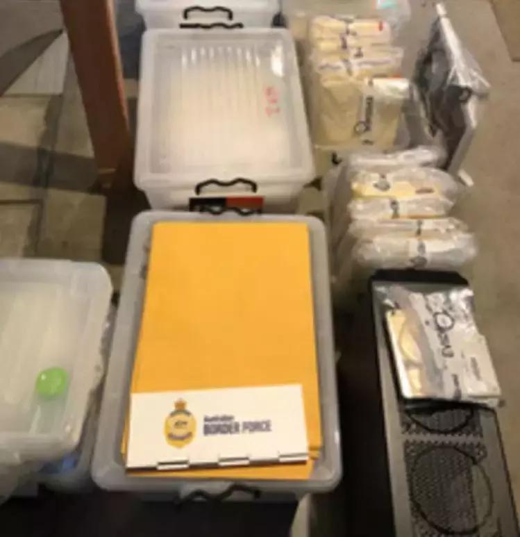 男子掉入移民陷阱被骗2000万,5人假冒外国人诈骗被抓后续