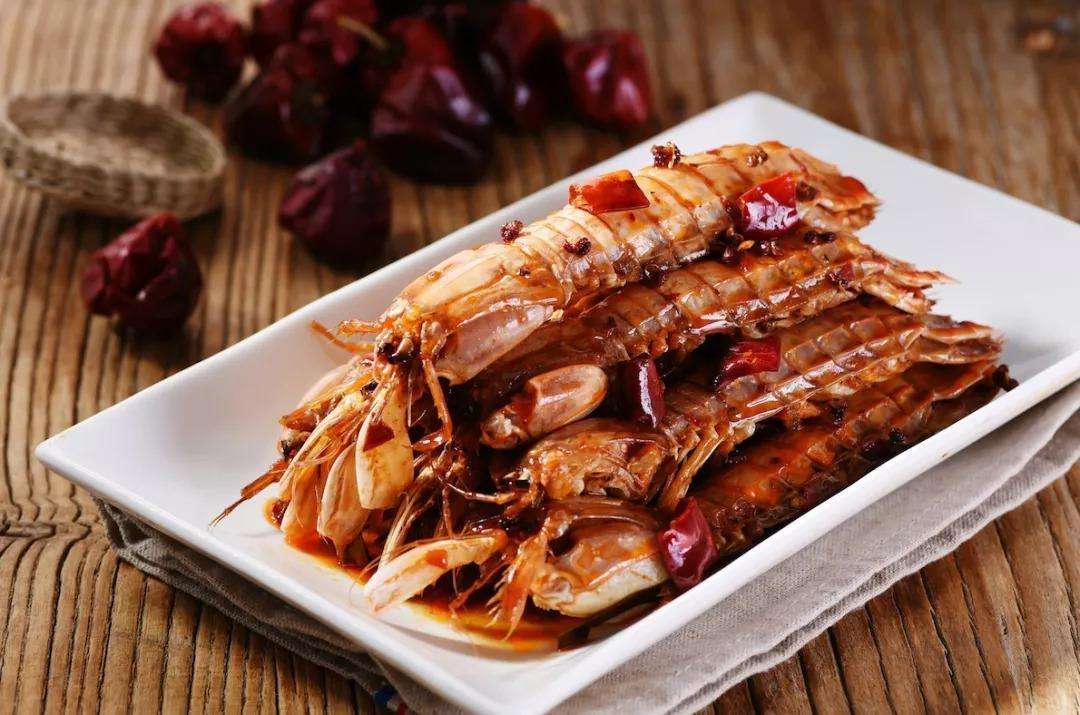 好吃的皮皮虾真的是难得吃上一口,皮皮虾这样做又鲜又嫩太好吃了