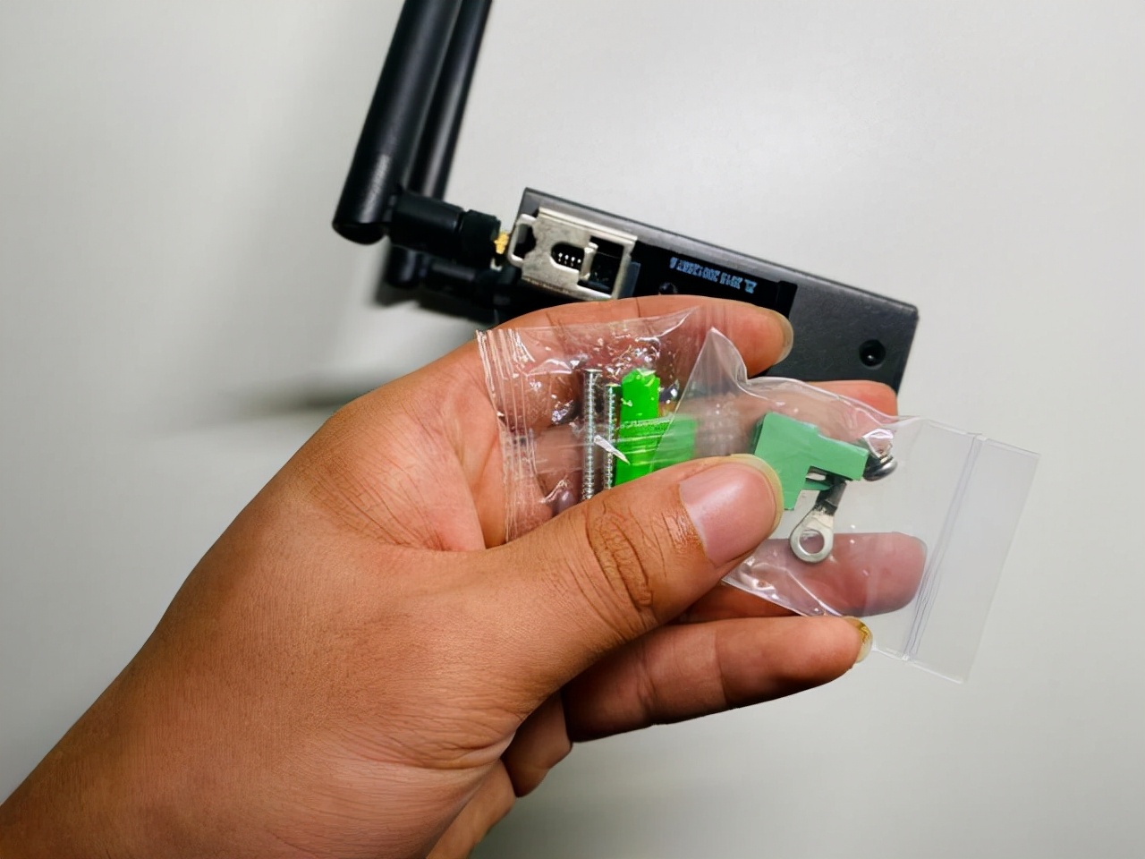 贝锐蒲公英路由器r300a设置教程,蒲公英r300a和普通路由器什么区别