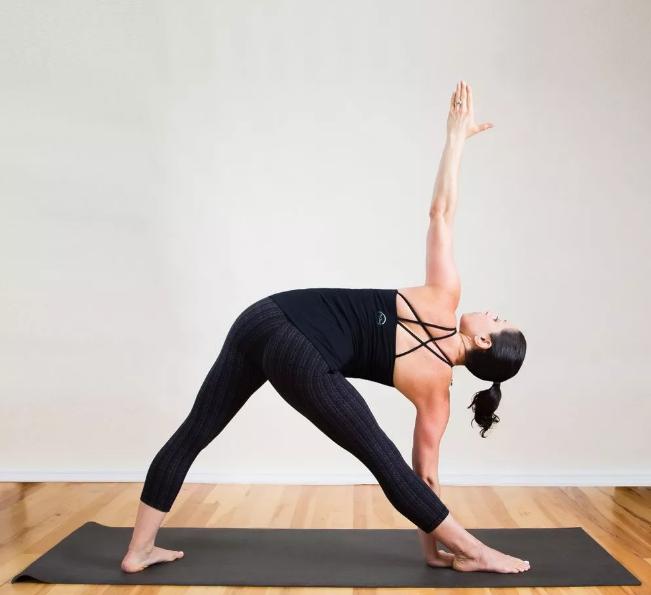 为什么有的人站立体前屈很艰难,站立体前屈立不下去