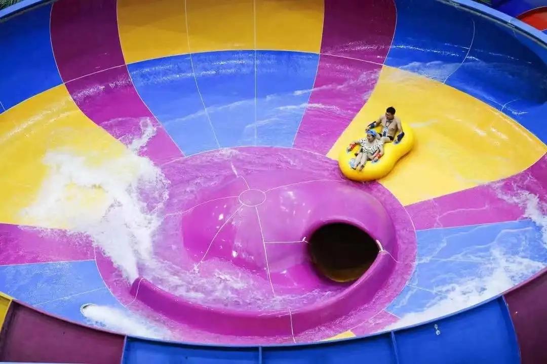 谁会不喜欢旅游呢,你们去过很大的游乐场吗