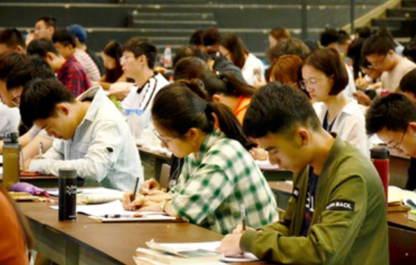 在大学被宿舍孤立会受到哪些影响,大学生宿舍被舍友故意孤立怎么办