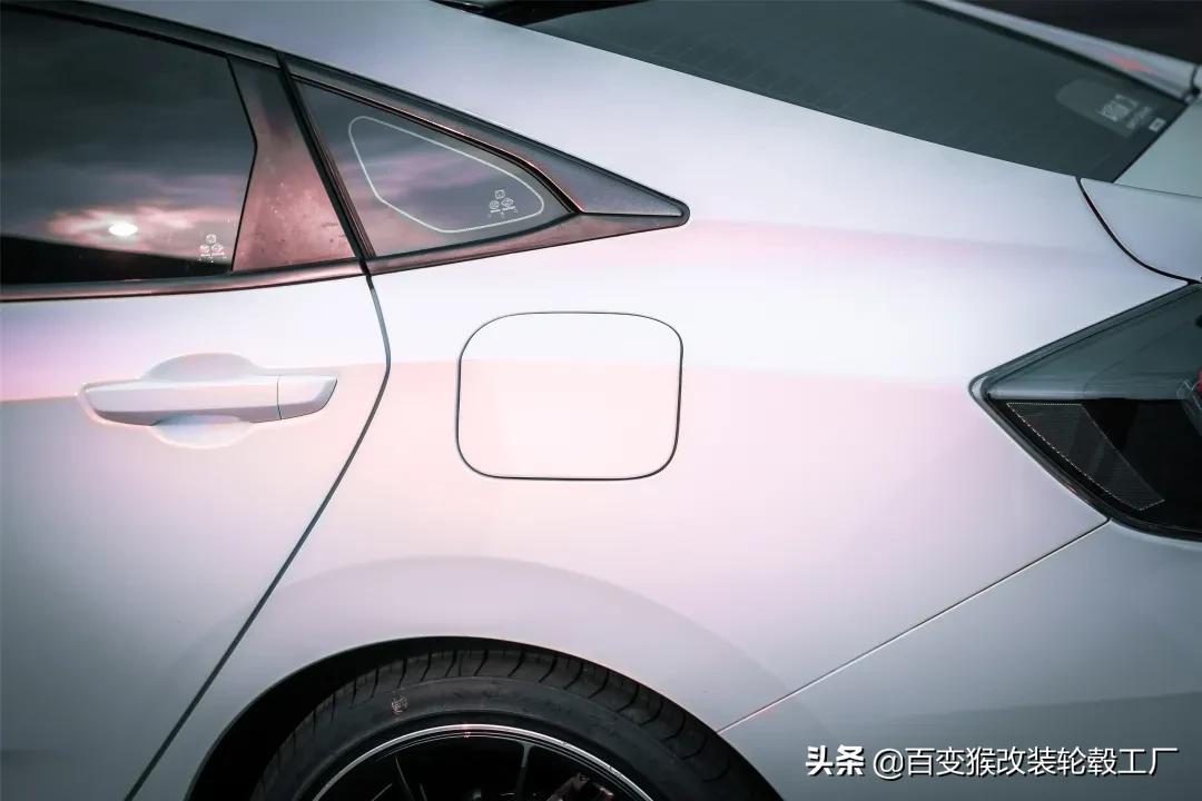 思域最新颜色改色,思域亮黑改色