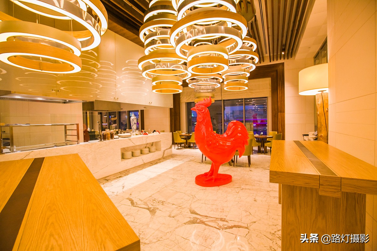 迪拜住一晚要上千美元的帆船酒店,在迪拜住一晚