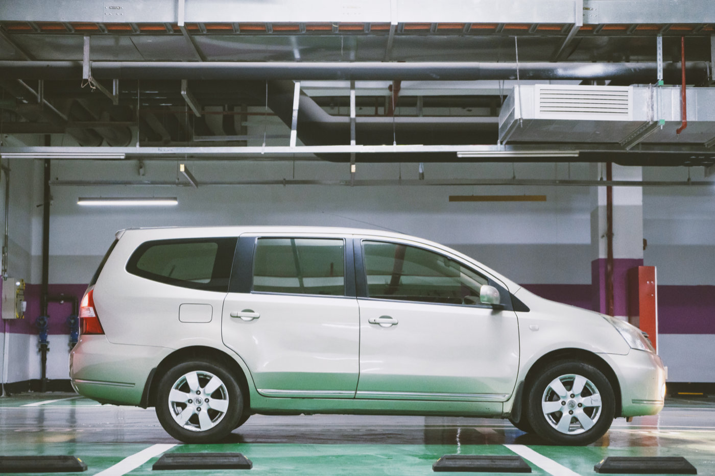 11年日产骏逸七座车,日产骏逸与骊威7座差别