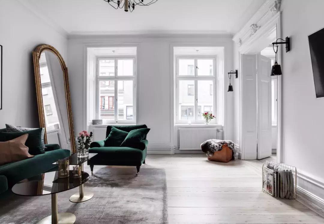 墨绿色的色彩风格,墨绿和粉的高级色彩