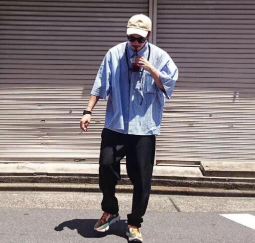 脸黑脖子黑怎么穿衣服,骨架大脖子短的女生怎么穿衣