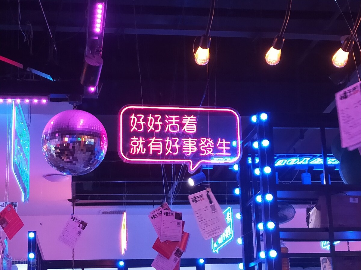 互联网时代实体店如何逆袭成功,互联网时代线下店的出路在哪里