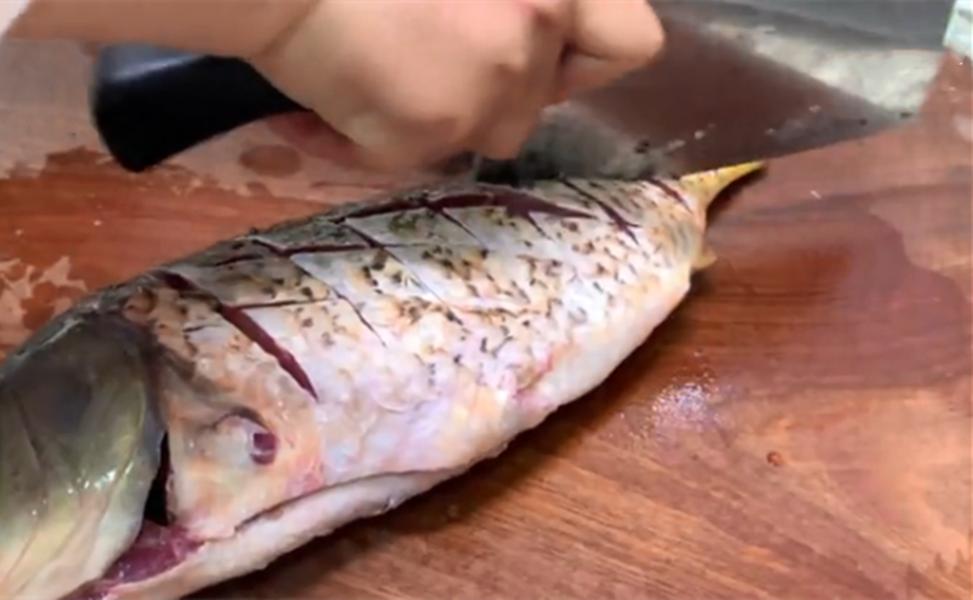 特色鲤鱼怎么做好吃,鲤鱼怎么做能又嫩又香