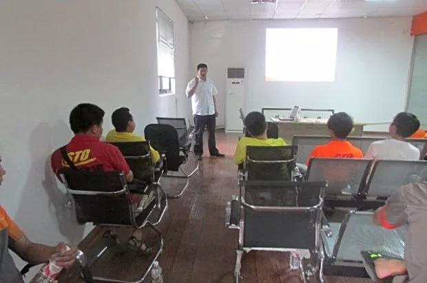 茶叶大户44岁转型干快递,奋斗9年成国家高级工程师