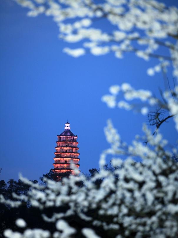 热腾腾麻辣火锅,8d魔幻山城重庆美食街