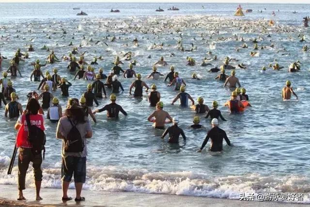 学游泳小白最快学会的泳姿,四个技巧帮助你提高游泳转身速度