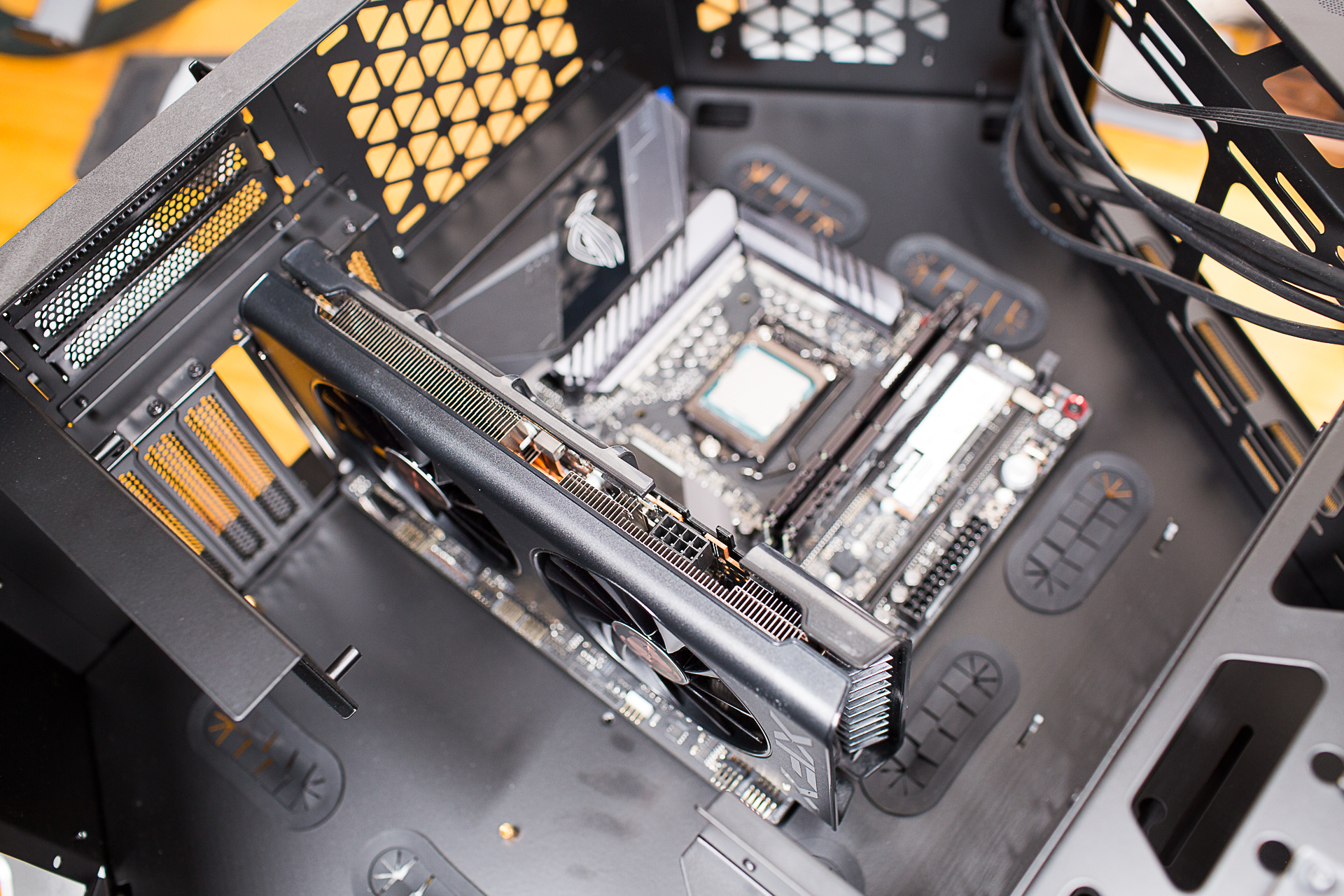 i9-9900K+5600XT主机日常是更适合工作还是游戏？MOD机箱装机分享