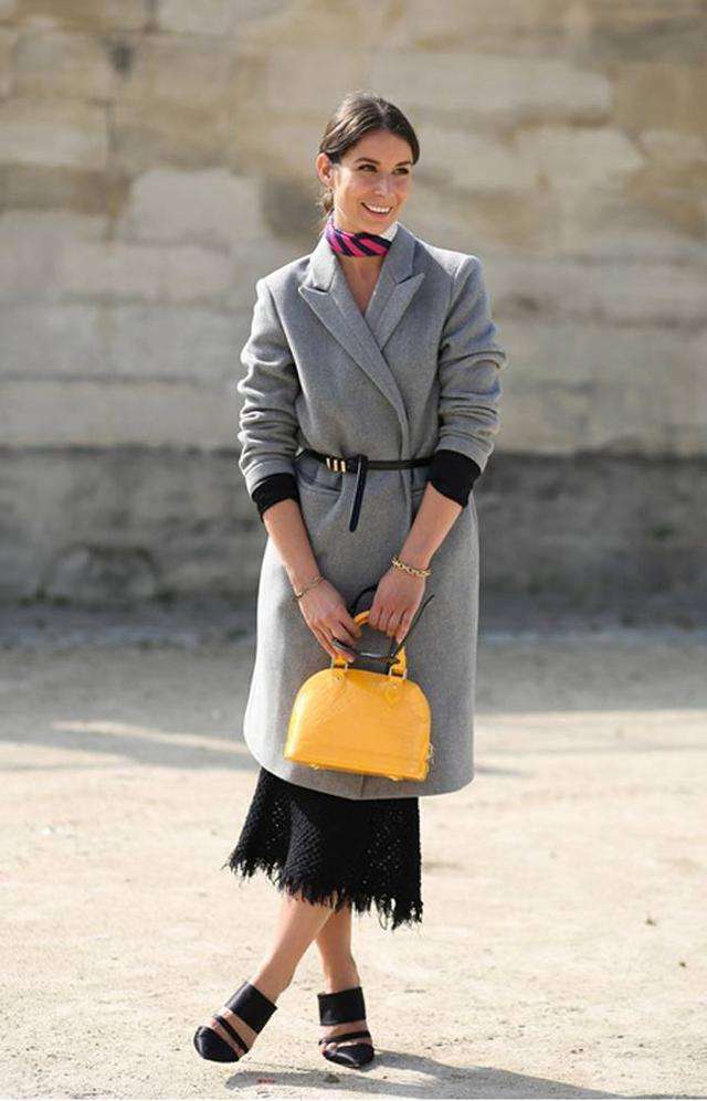 美丽的丝巾搭配耐看型丝巾新花样,丝巾搭配技巧让你秒变时尚达人