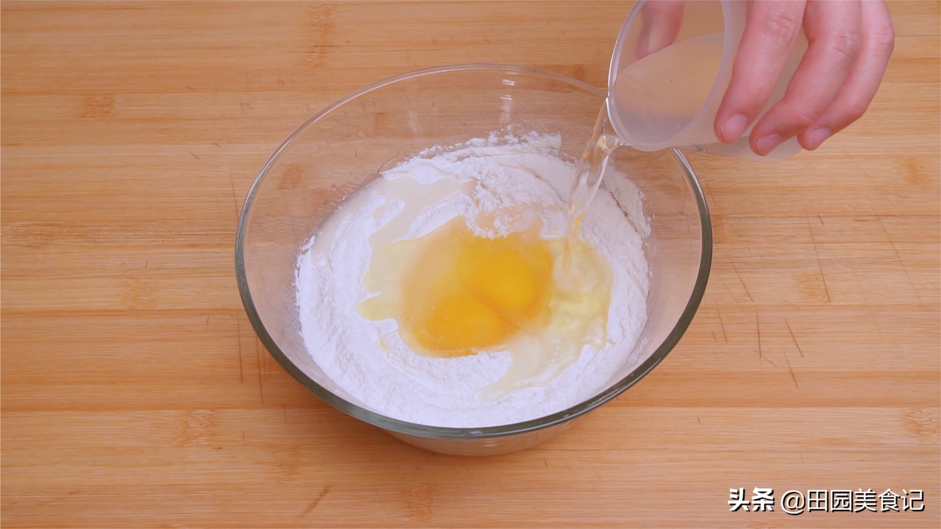 油馍头饼怎么炸出来又软又蓬松,油馍头怎么做酥脆松软