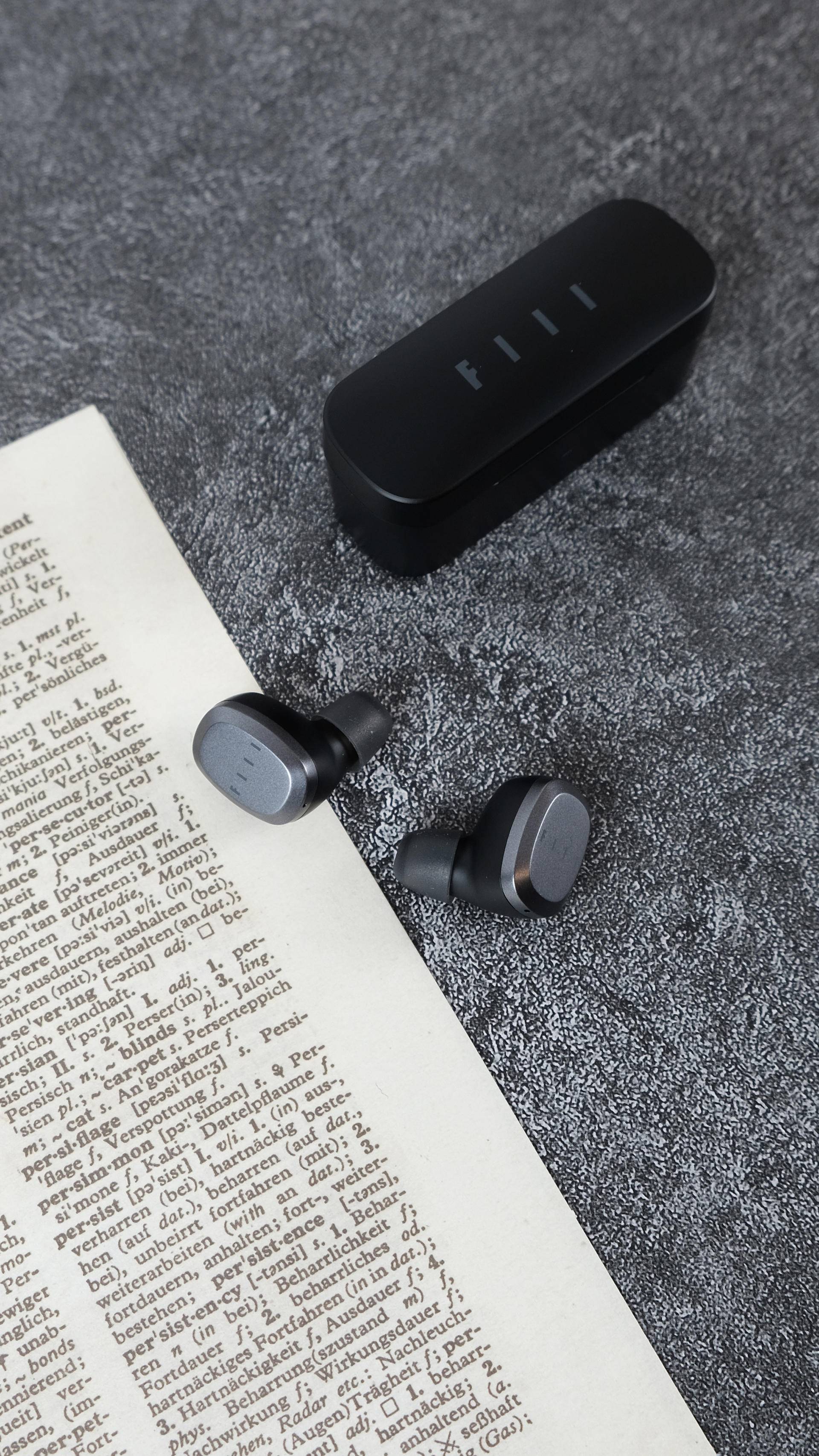 fiilt1lite测评是入耳的嘛,fiilt1和fiilt1lite耳机