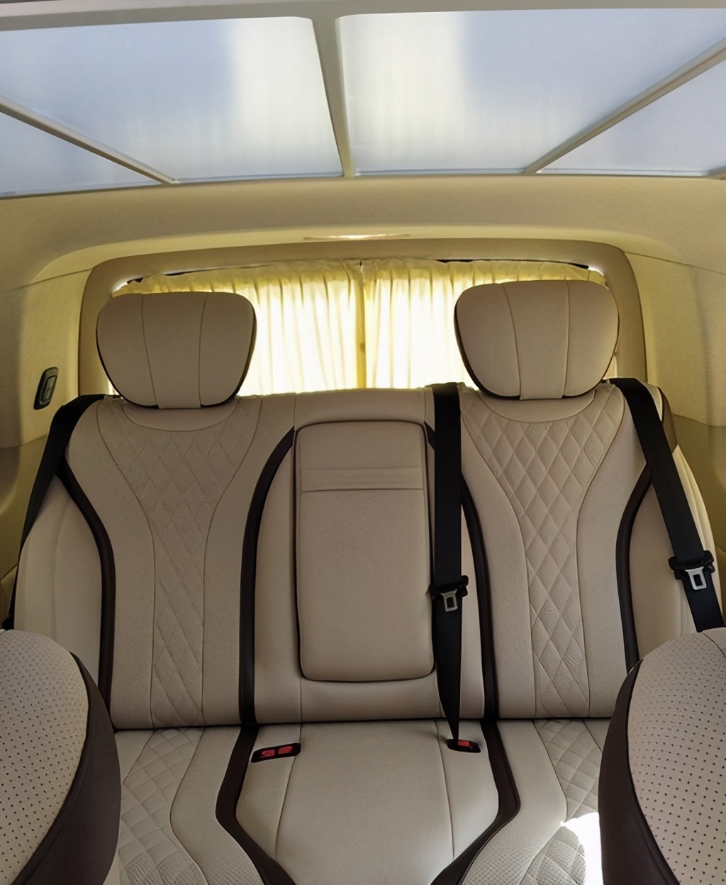 奔驰威霆四驱七座2022款落地价,2020款新一代奔驰威霆上市时间