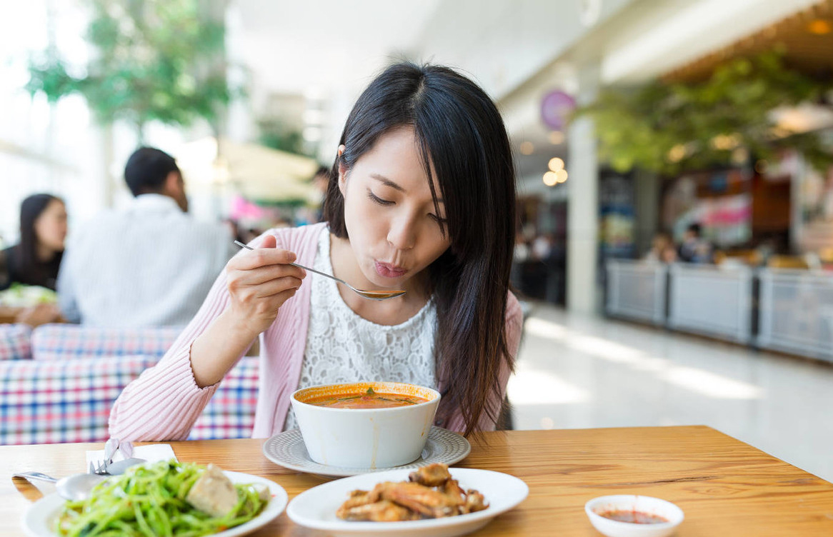 追女生要约她一起吃饭,追一个喜欢的女生约她吃饭