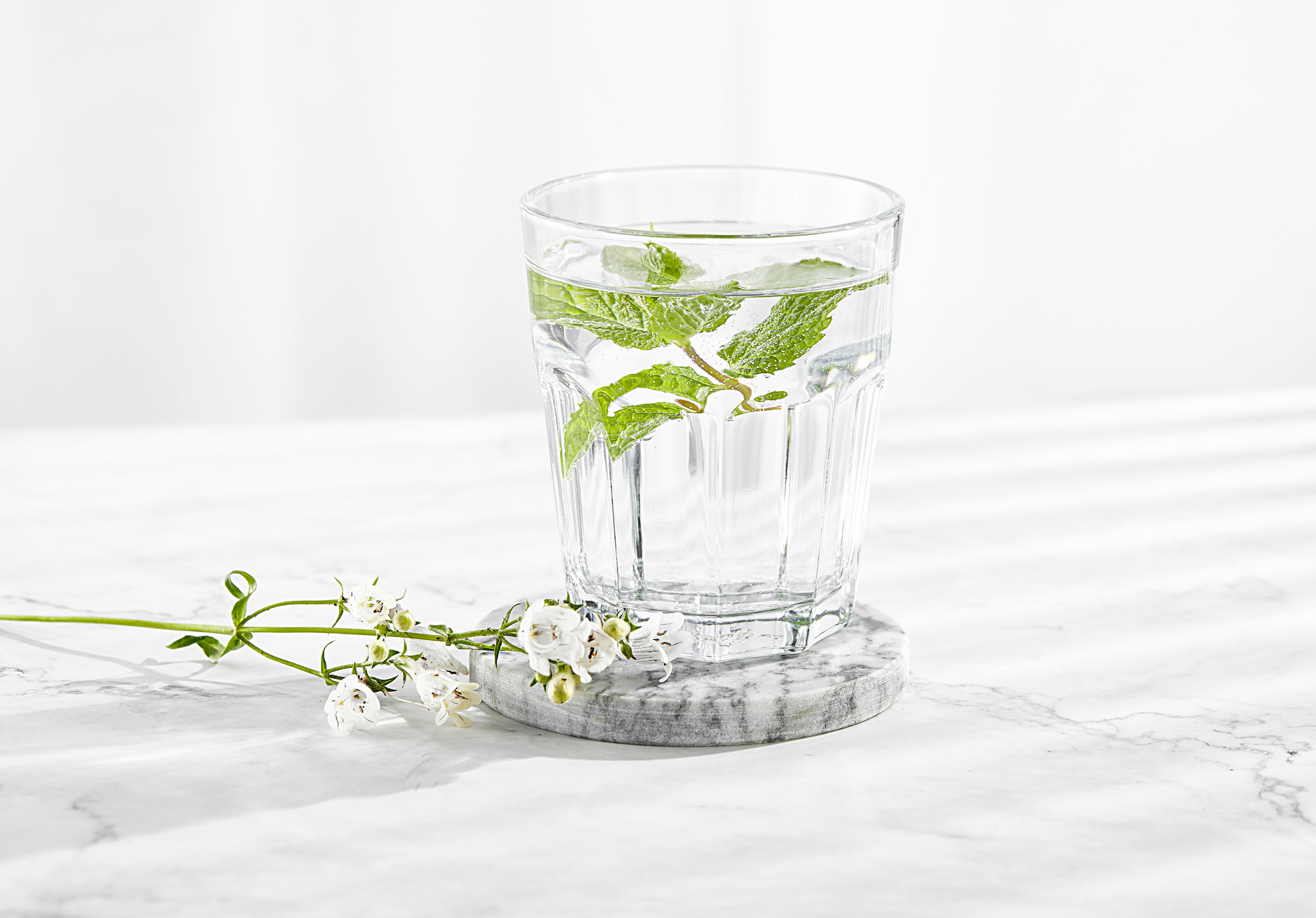 不喜欢喝矿泉水喜欢喝饮料怎么办,长时间喝饮料不喝白开水