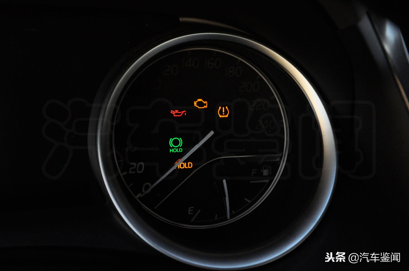 仪表没有故障灯但是诊断仪有故障,仪表提示灯是什么意思