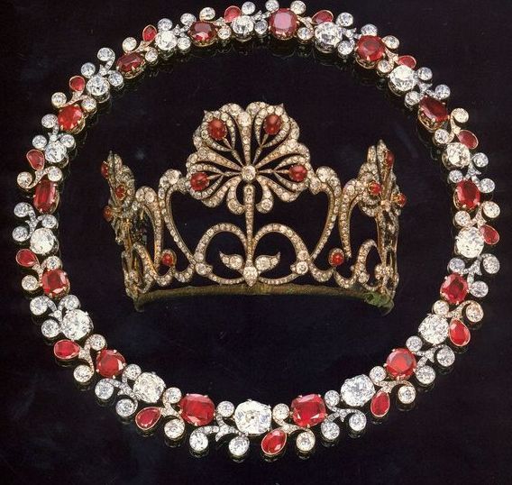 俄罗斯顶级珍贵珠宝,俄罗斯皇室顶级豪华珠宝库