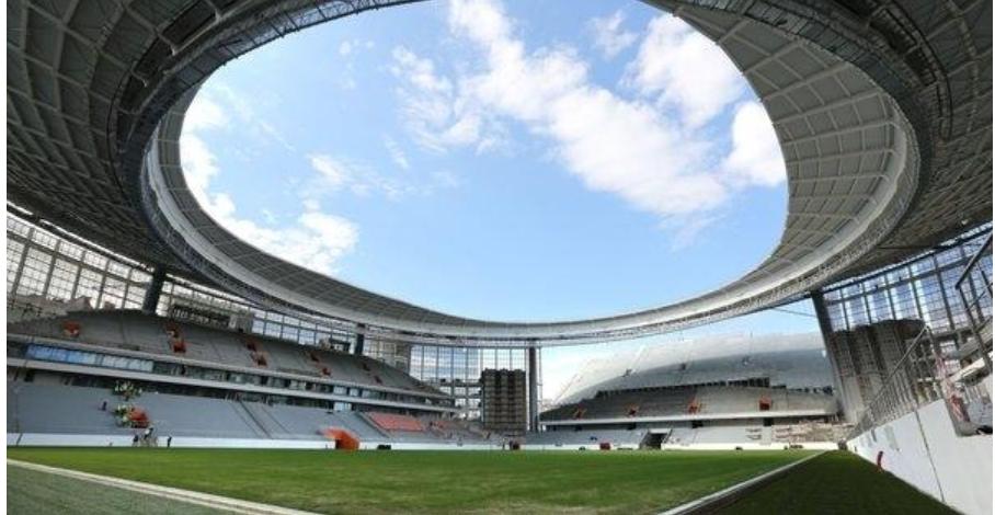 专业足球场有没有跑道,专业足球场和普通足球场谁更累