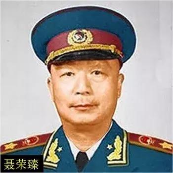 当*德朱**和毛*东泽**在井冈山会师时，十大元帅中的其他9位在哪里？