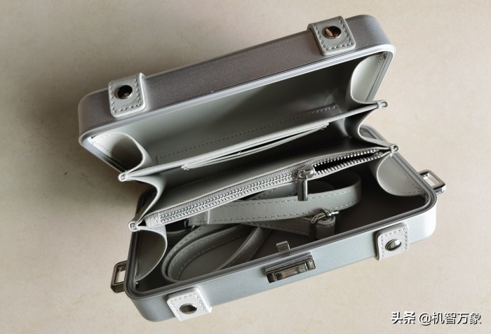 realmegt大师版探索版旅行箱带壳,realmegt大师探索版发布会