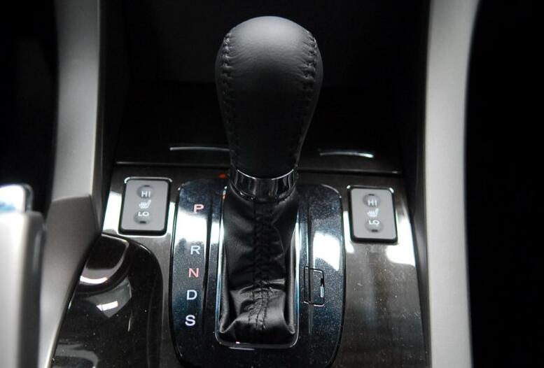 思铂睿2.4加速对比十代雅阁2.0,14年雅阁对比15年思铂睿