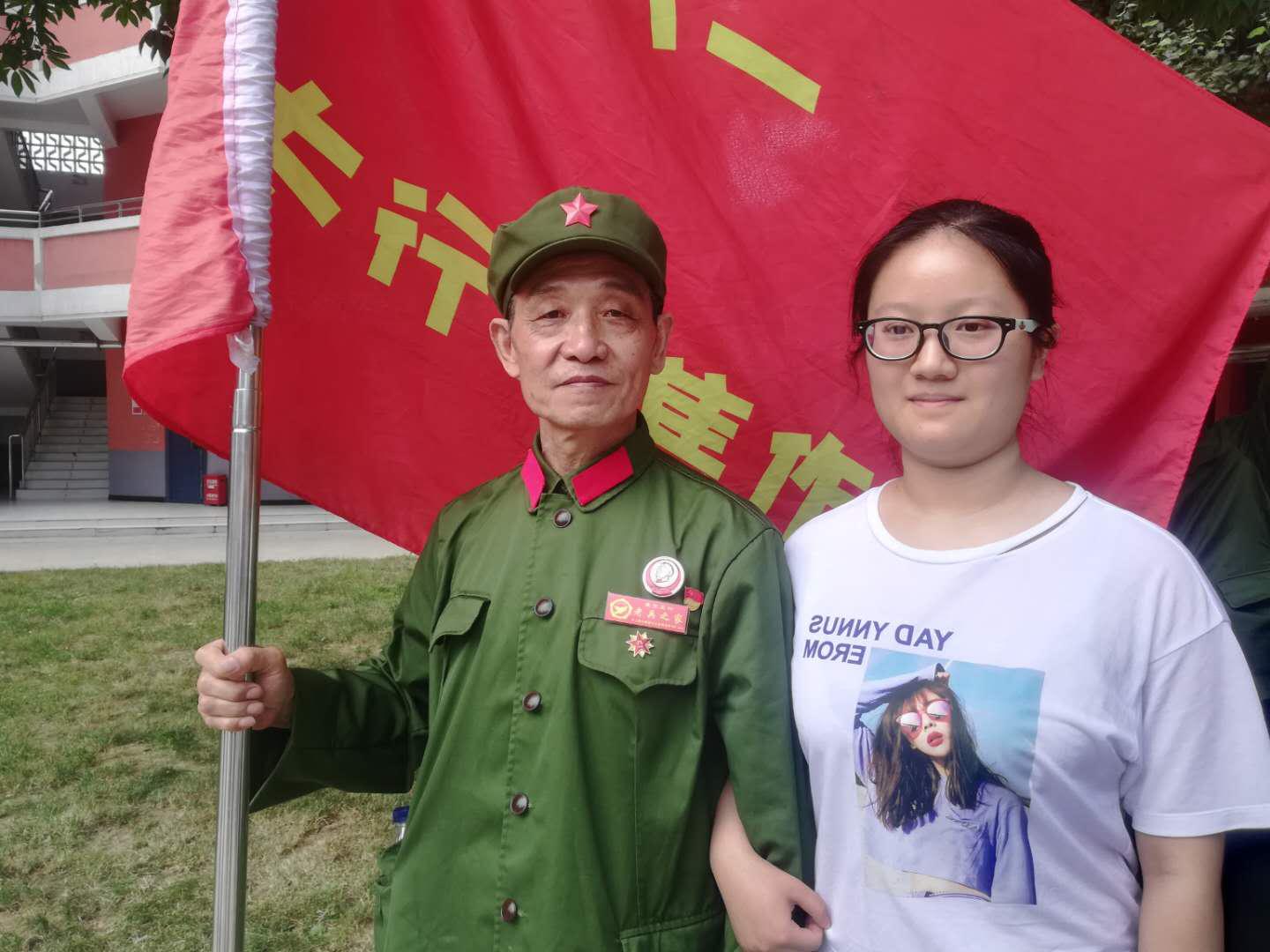 太行老兵家国情怀视频,千名学子缅怀先烈传承红色基因