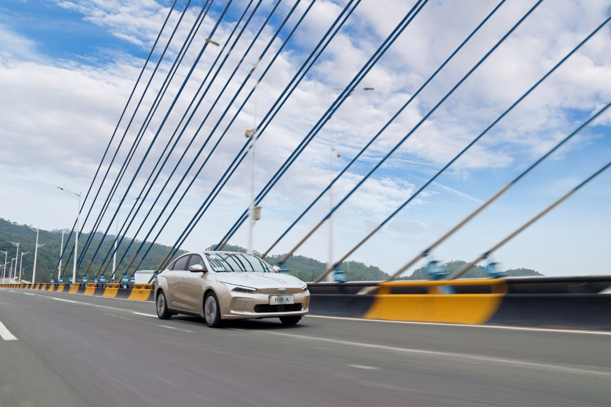 几何a对比特斯拉,几何a和特斯拉哪个值得买