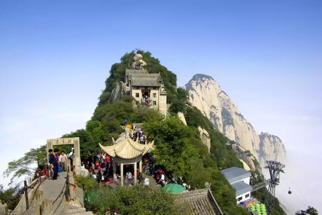 华山山顶住宿的地方,华山山上住宿推荐