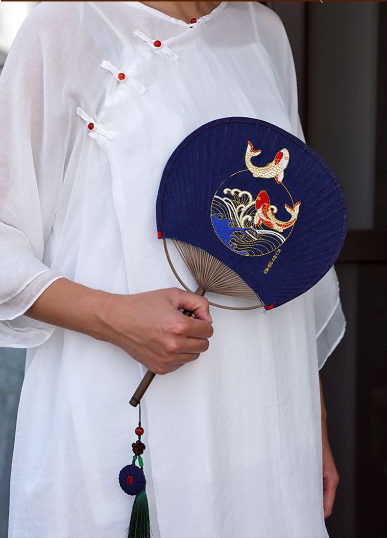 锦鲤的寓意和象征风水图,吉祥物锦鲤的寓意和象征