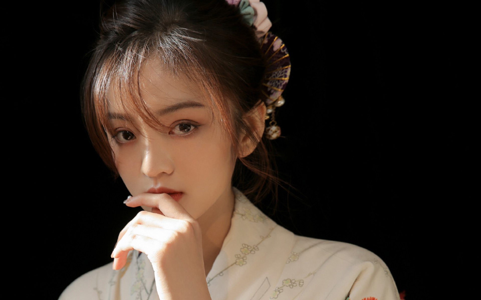 老公欠了30万该不该离婚没孩子,老公欠了3万要离婚吗