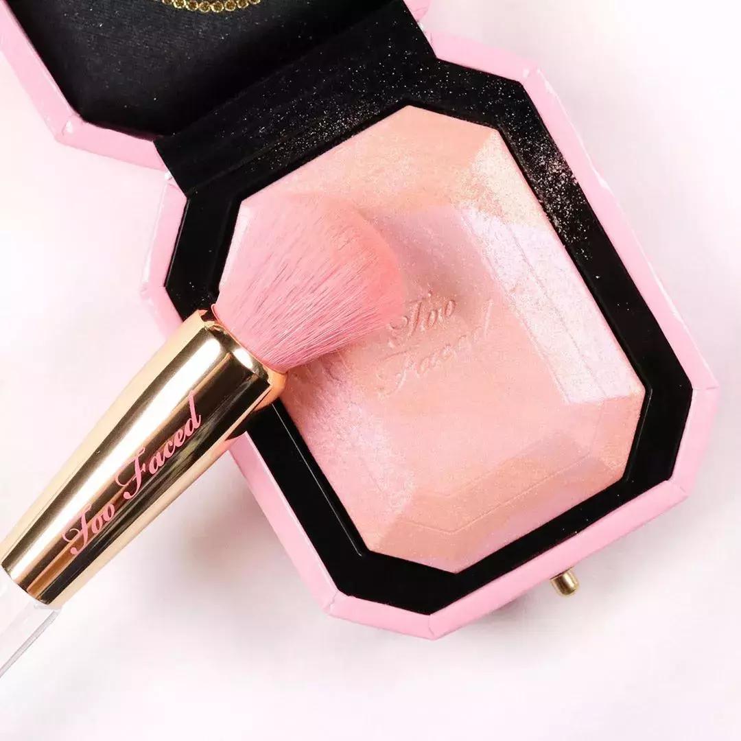 夏天大牌彩妆推荐哪款好用,这个夏天你不可错过的彩妆