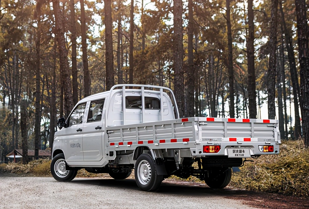 荣光新卡下乡版厢货,汽车下乡五菱荣光新卡多少钱