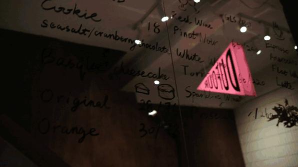 这条街,可能是全上海最时髦又接地气的