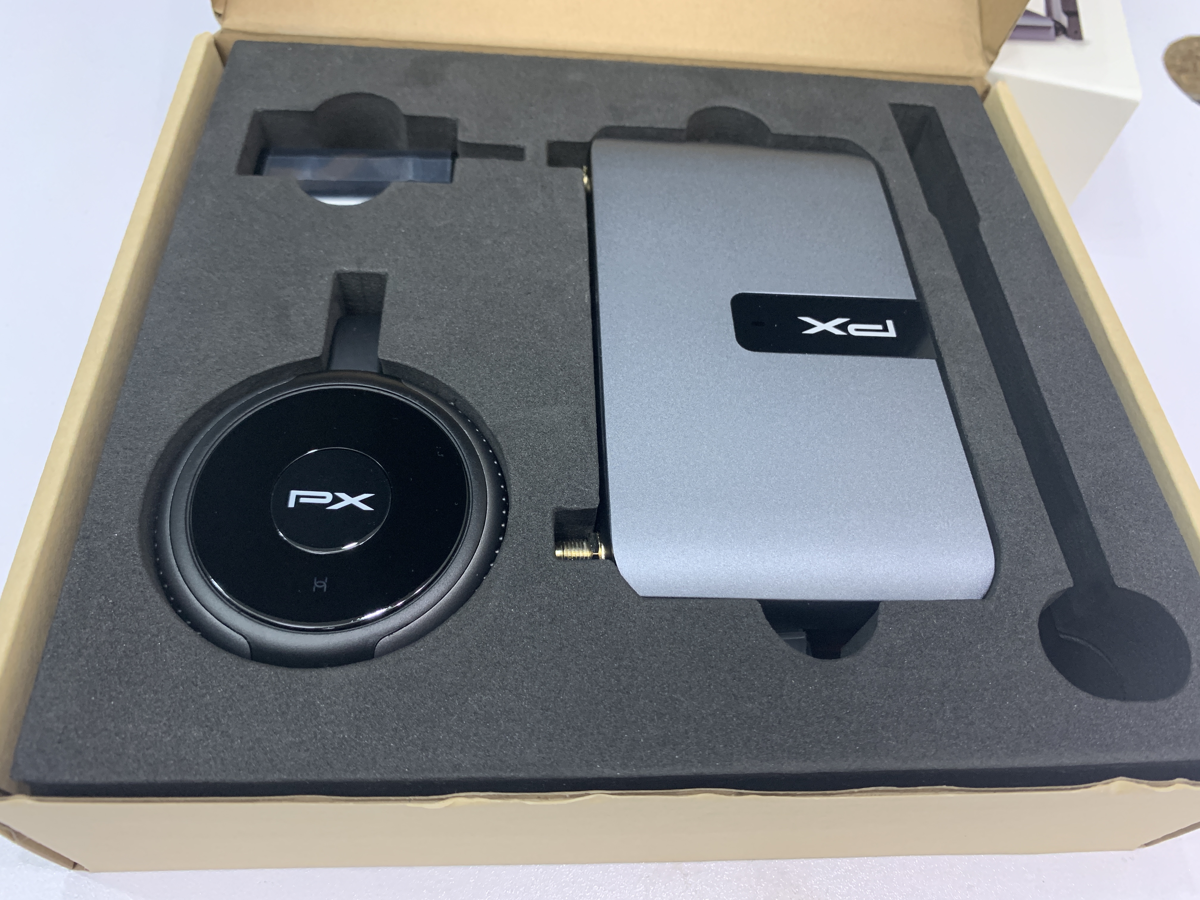 hdmi转vga线如何连接投影仪,投影仪可以不用hdmi线无线连接吗