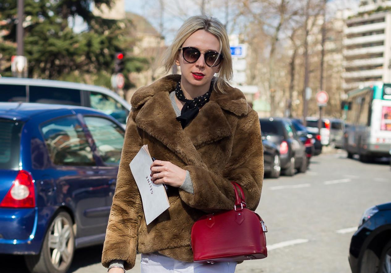 一个精致的女人,出门包包里一般会带这5样东西,少一样都不精致