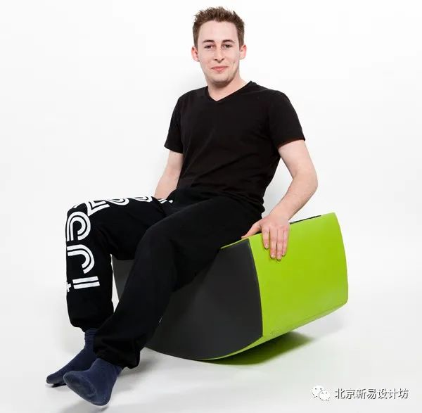 人性化多元化和实用性的健身器材,高科技有未来设计感的健身器材