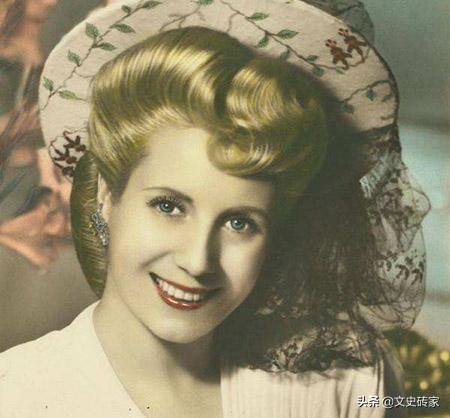 世界首位女总统，本是舞蹈明星靠丈夫上位，下台后*亡流**遭全球通缉