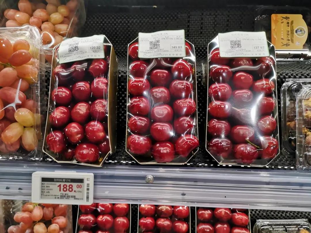 首批智利车厘子海运落地新发地,15分钟被抢光,太火了