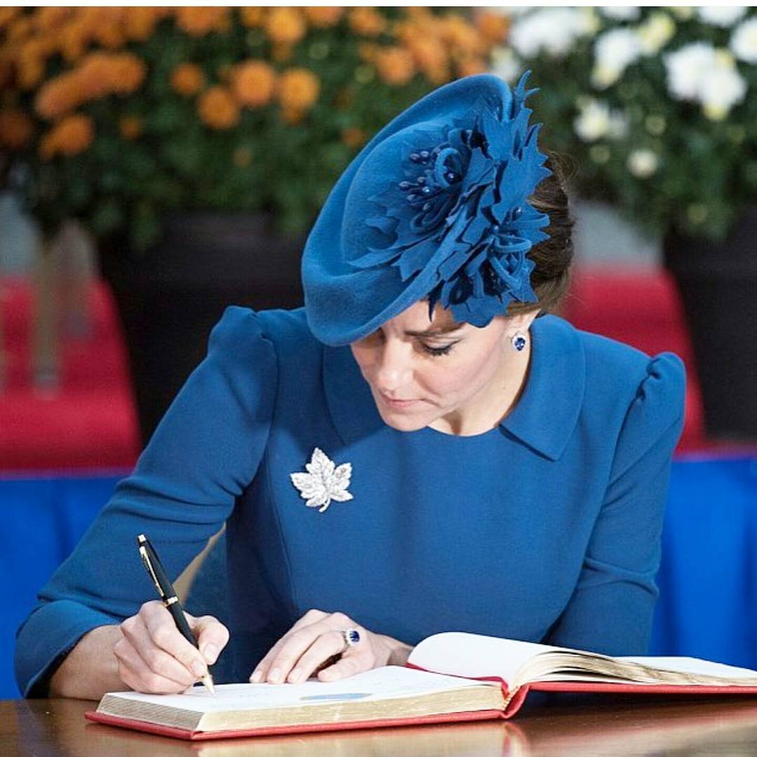 王室女性成员签名照:女王贵气,莱后最霸气,最优雅当属戴妃